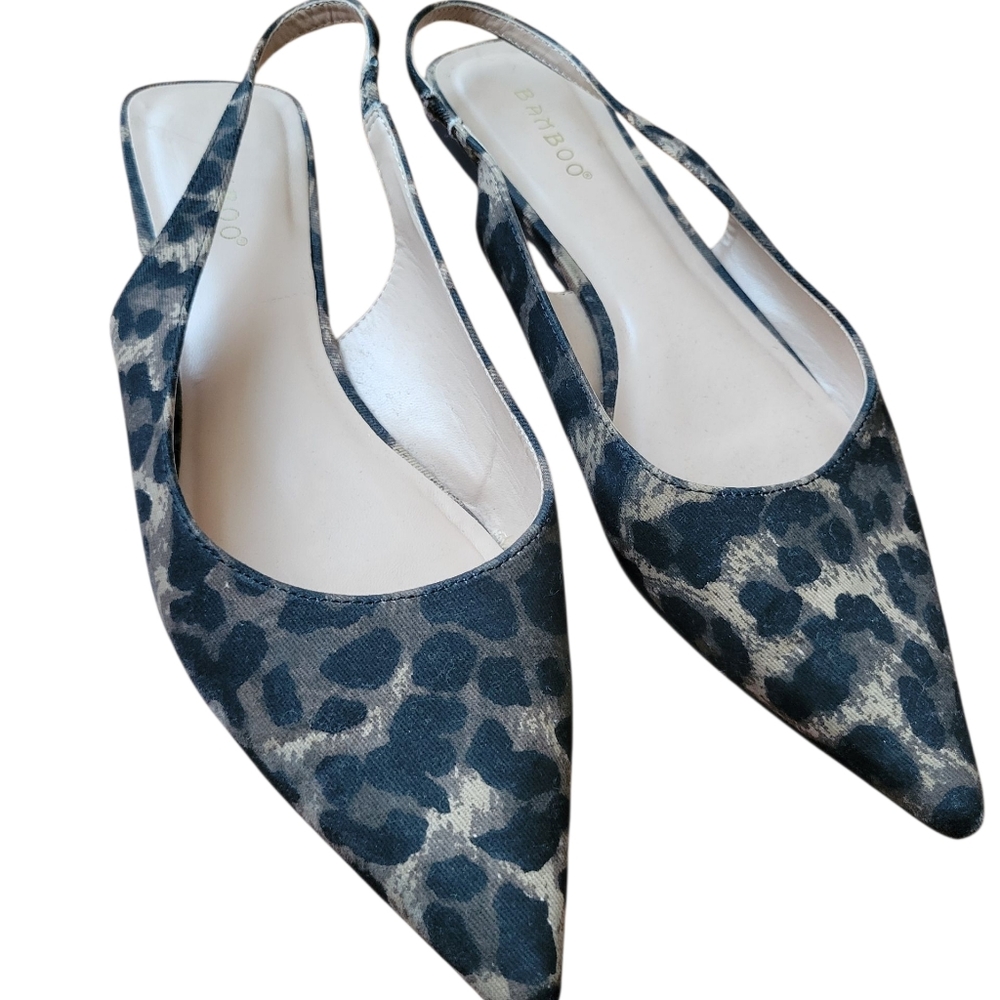 BAMBOO Women's Black and Gray Leopard Flats